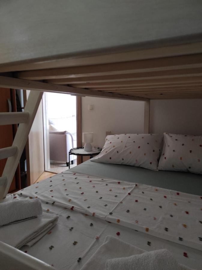 Apartman Lucia Bilice Exteriör bild